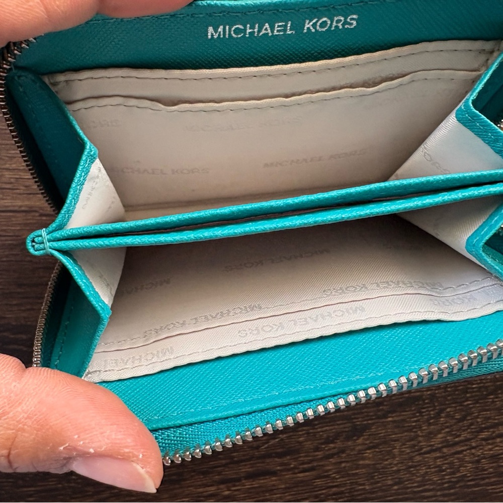 NWOT Michael Kors Teal Wallet - Picture 4 of 4